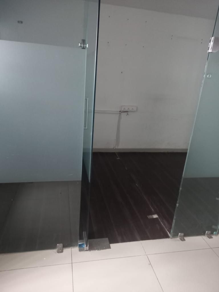 1100 Sq. Ft. Commercial Office for Rent in Jodhpur Ahmedabad - Media 6