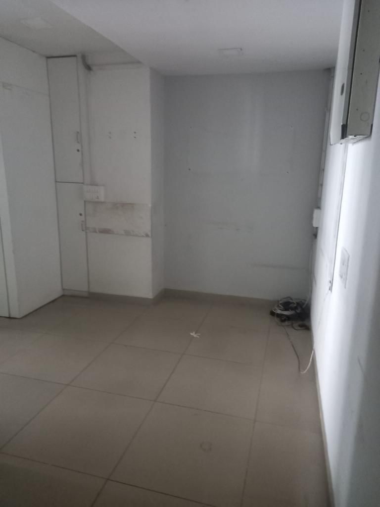 1100 Sq. Ft. Commercial Office for Rent in Jodhpur Ahmedabad - Media 9