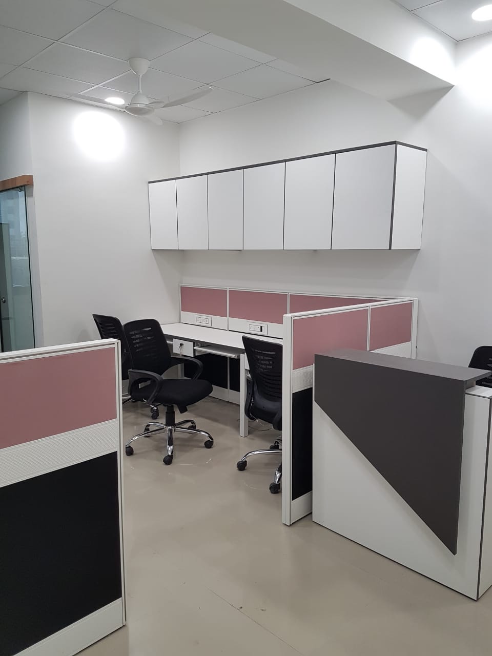 Office 711 Sq. Ft. Commercial Office for Rent in Sg Highway Ahmedabad - Media 4