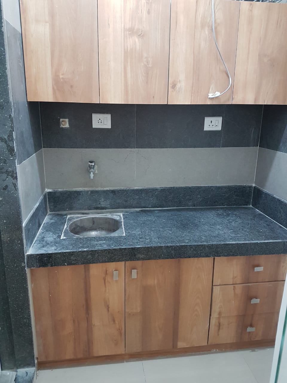 Office 711 Sq. Ft. Commercial Office for Rent in Sg Highway Ahmedabad - Media 8