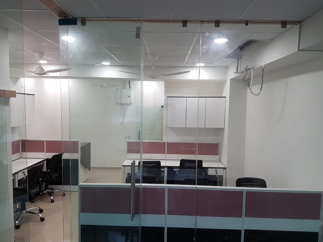Office 711 Sq. Ft. Commercial Office for Rent in Sg Highway Ahmedabad - Media 9