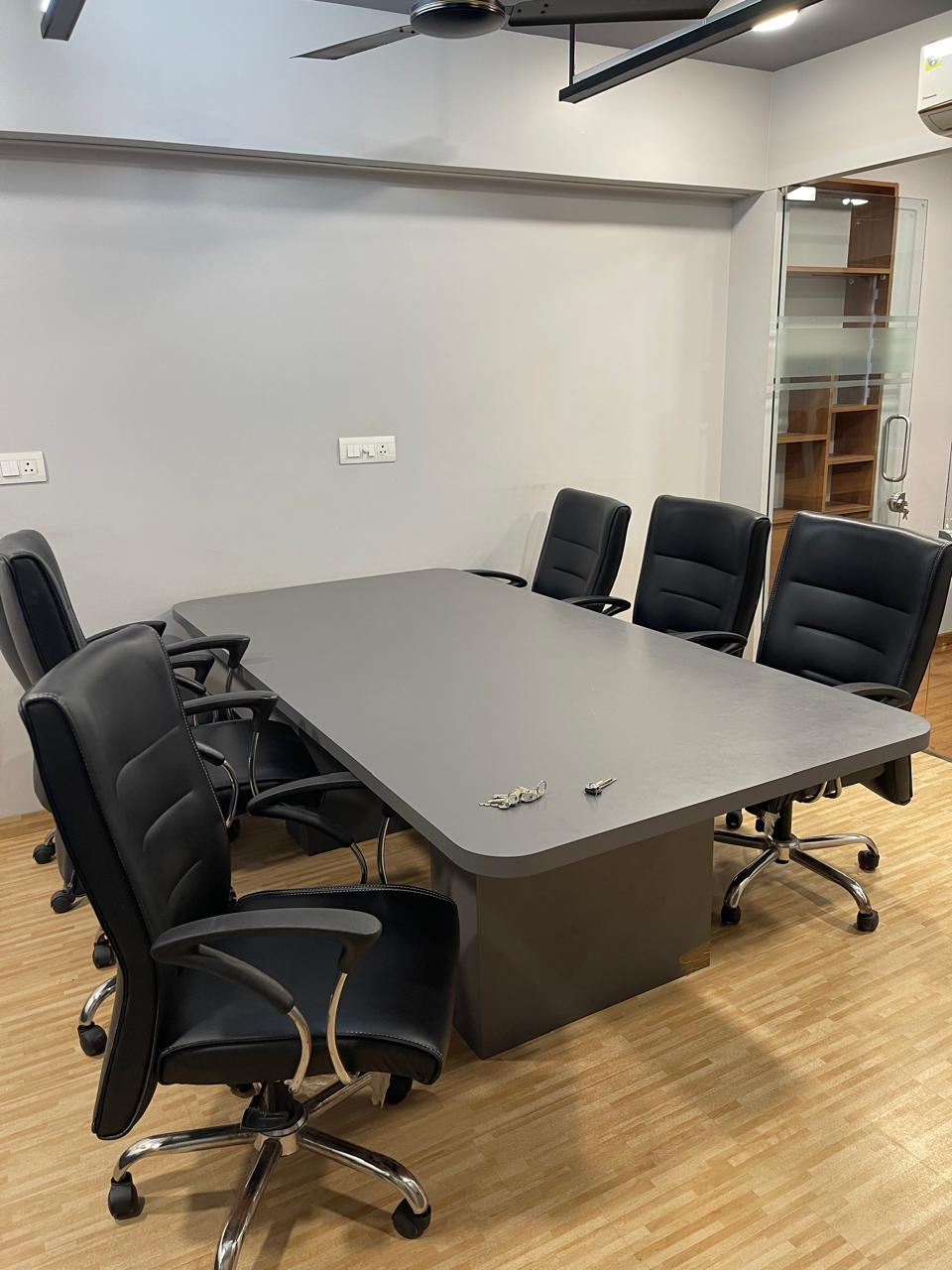 Office 685 Sq. Ft. Commercial Office for Rent in Shyamal Cross Road Ahmedabad - Media 3