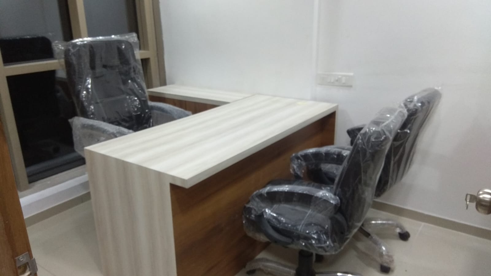 696 Sq. Ft. Commercial Office for Rent in Rajpath Club Road Ahmedabad - Media 2