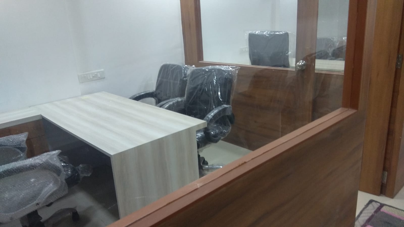 696 Sq. Ft. Commercial Office for Rent in Rajpath Club Road Ahmedabad