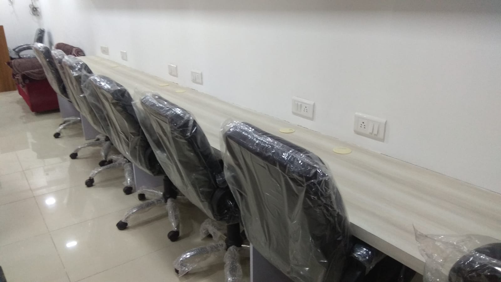 696 Sq. Ft. Commercial Office for Rent in Rajpath Club Road Ahmedabad - Media 6