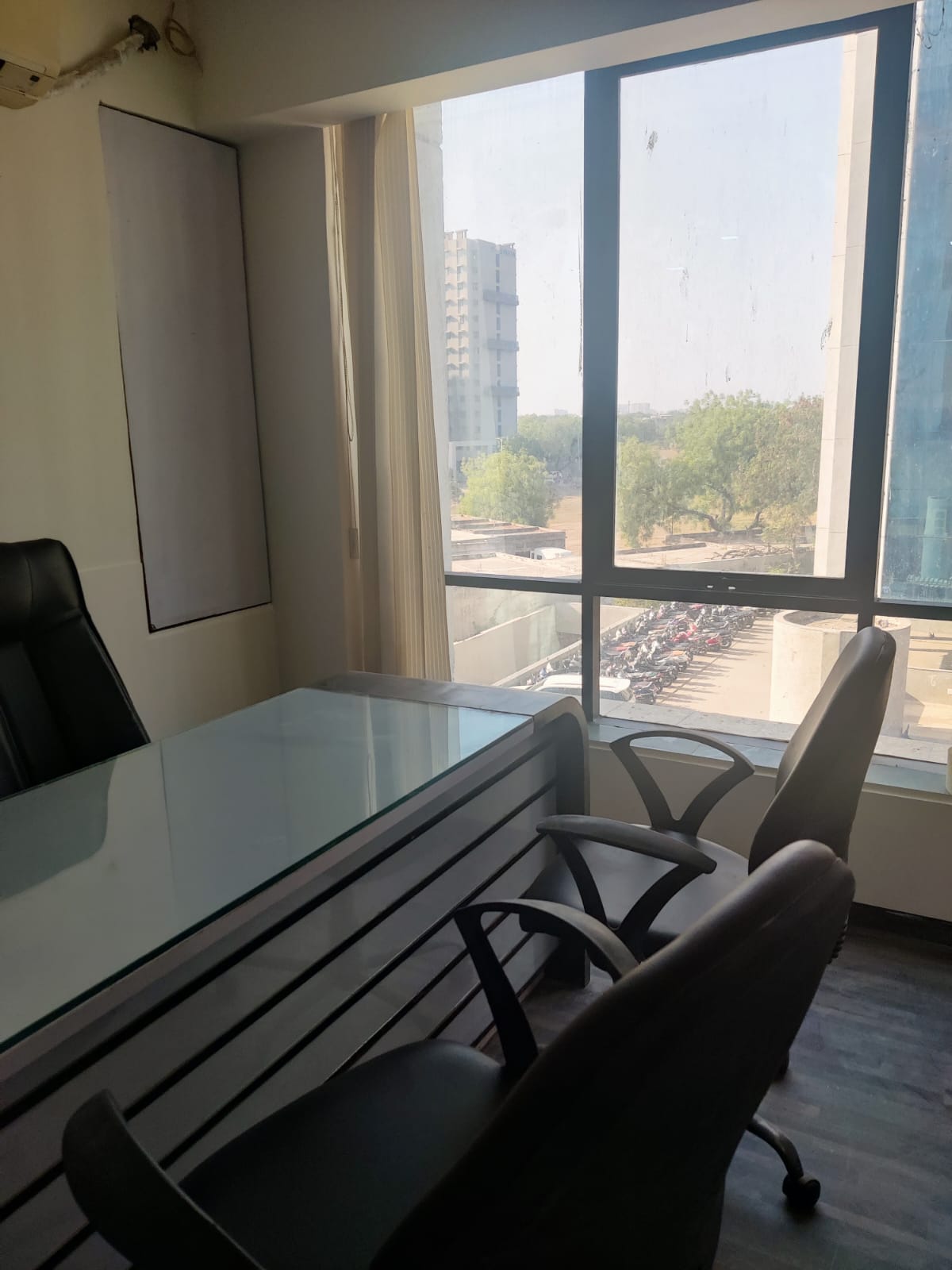 560 Sq. Ft. Commercial Office for Rent in Makarba Ahmedabad