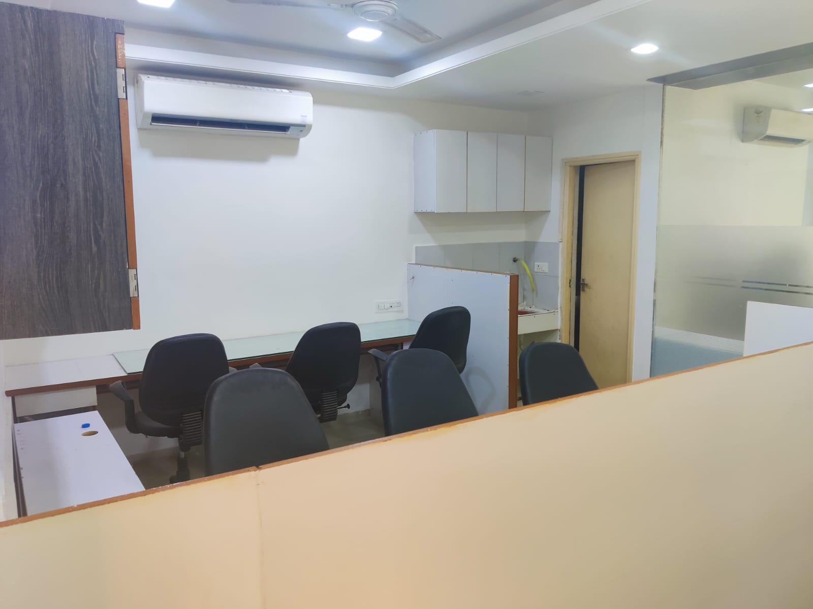 560 Sq. Ft. Commercial Office for Rent in Makarba Ahmedabad - Media 4