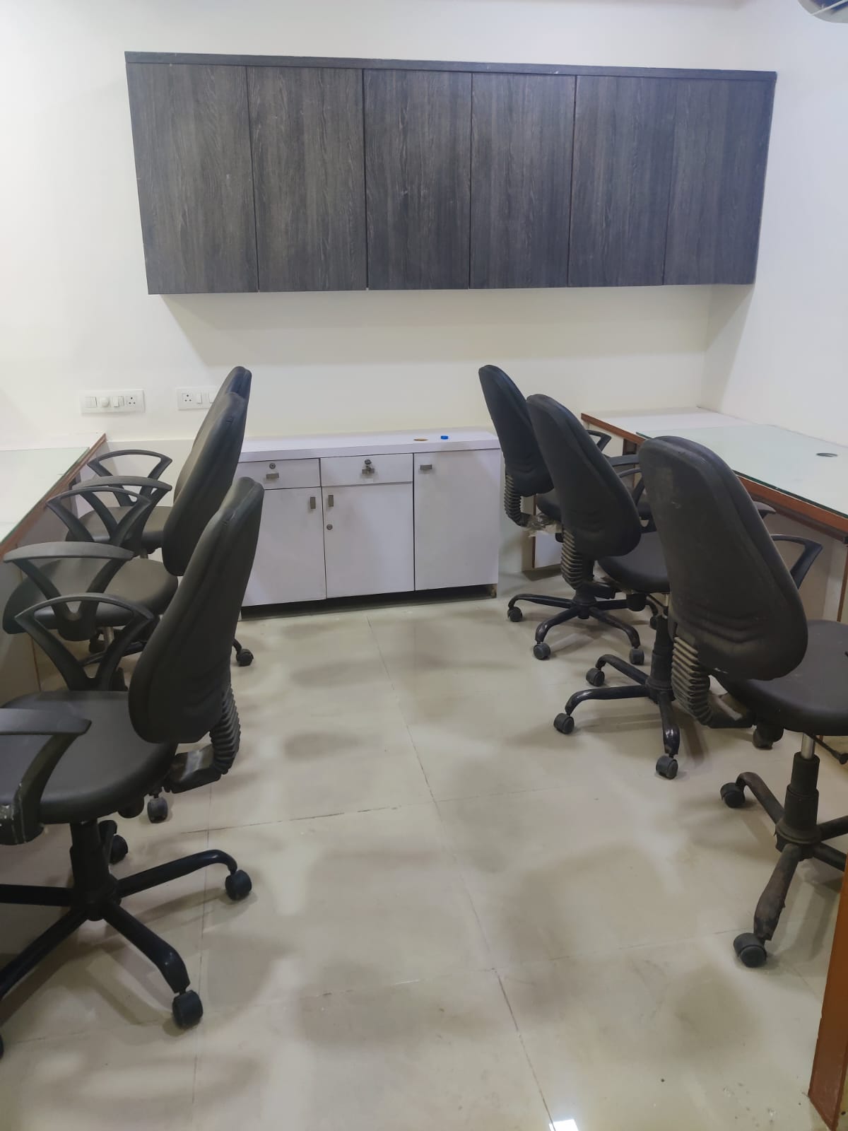 560 Sq. Ft. Commercial Office for Rent in Makarba Ahmedabad - Media 6