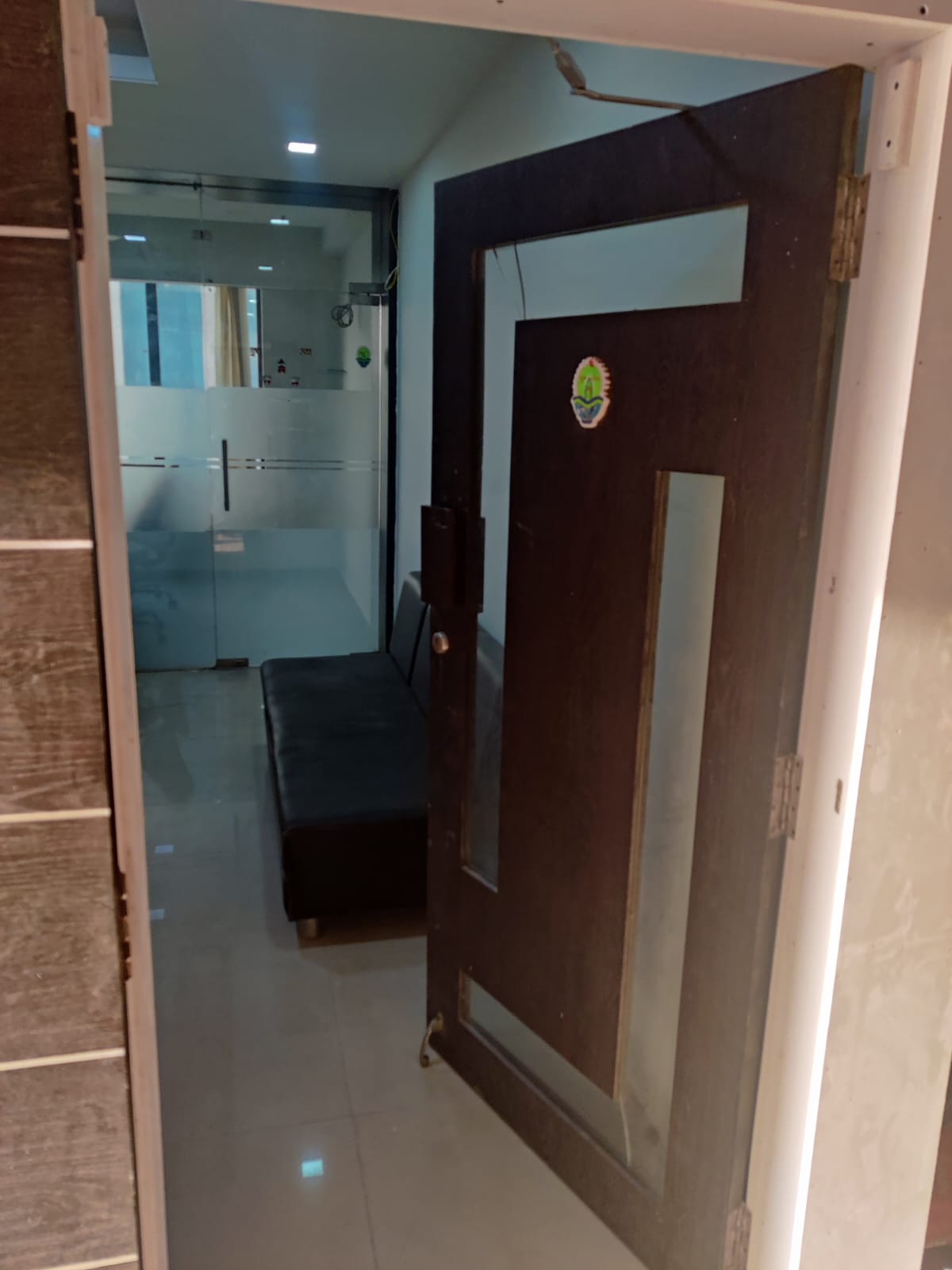 560 Sq. Ft. Commercial Office for Rent in Makarba Ahmedabad - Media 7