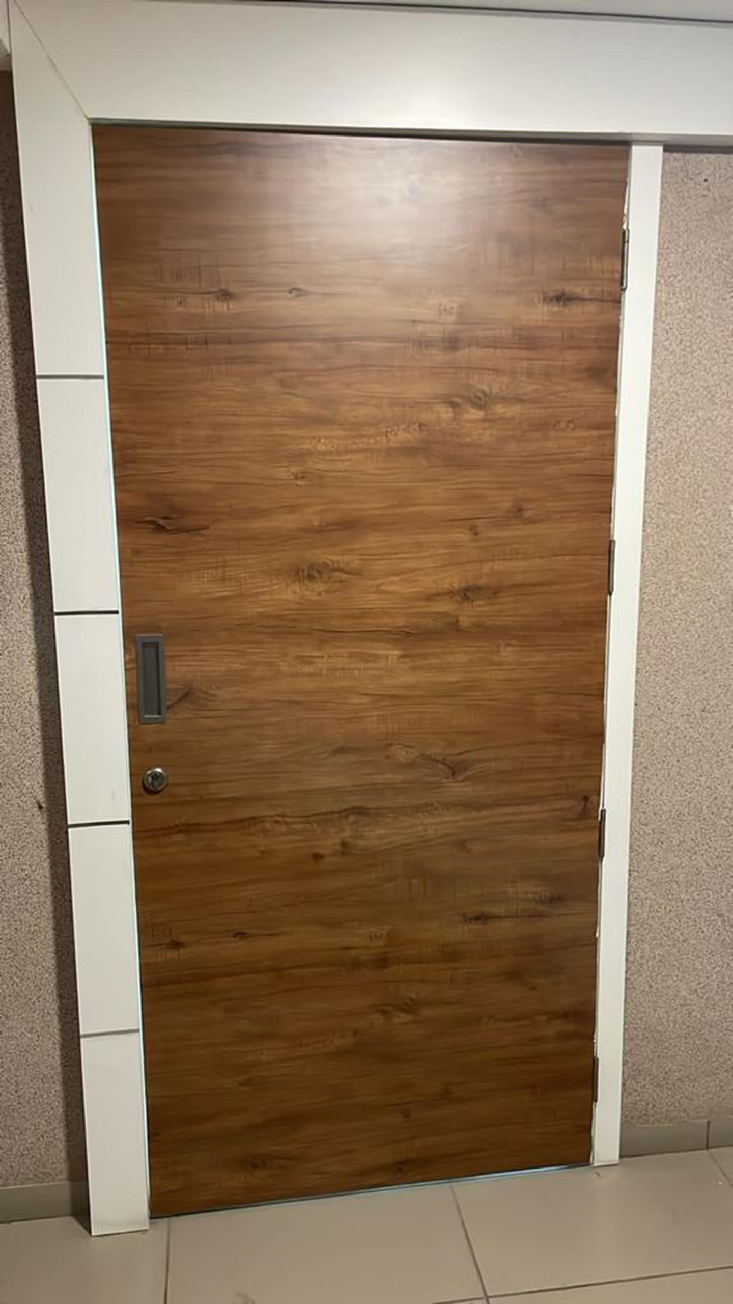 1085 Sq. Ft. Commercial Office for Rent in Ashram Road Ahmedabad - Media 2