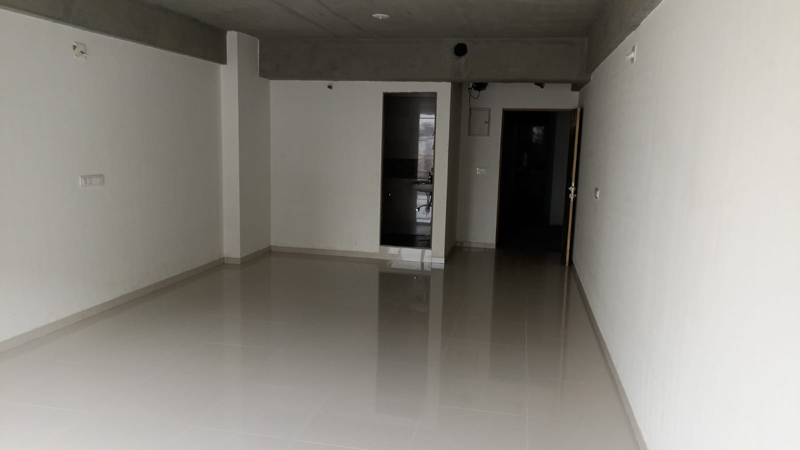 737 Sq. Ft. Commercial Office for Rent in Sola Ahmedabad - Media 5