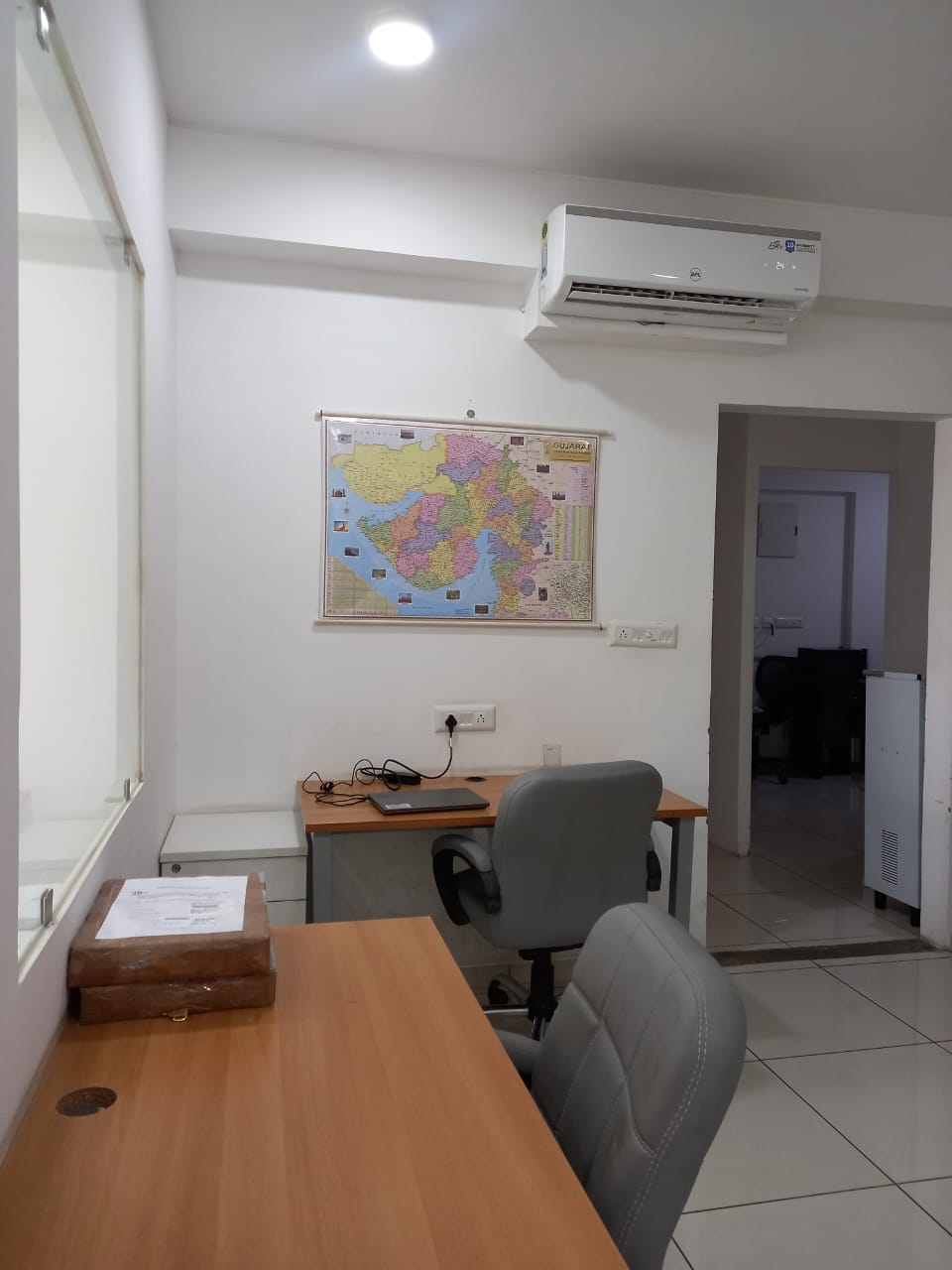 750 Sq. Ft. Commercial Office for Rent in Ashram Road Ahmedabad - Media 4