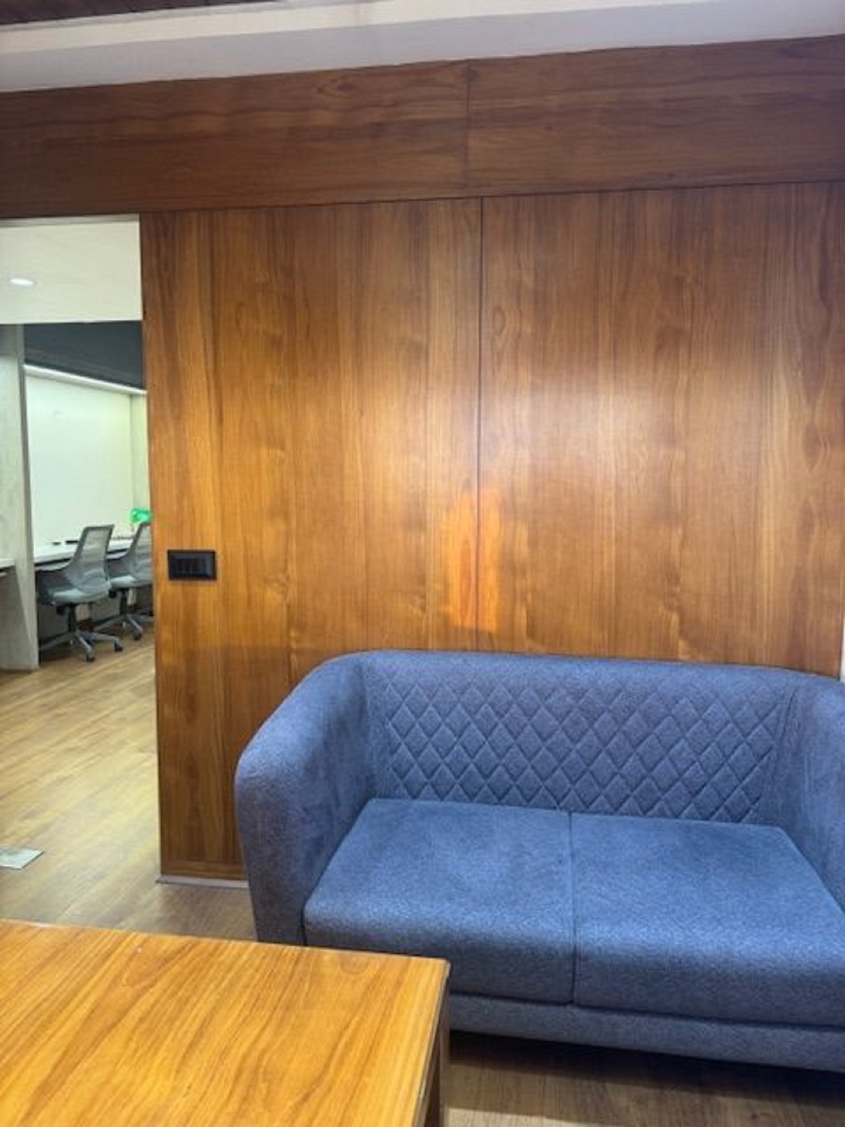 1300 Sq. Ft. Commercial Office for Rent in Rajpath Club Road Ahmedabad - Media 9