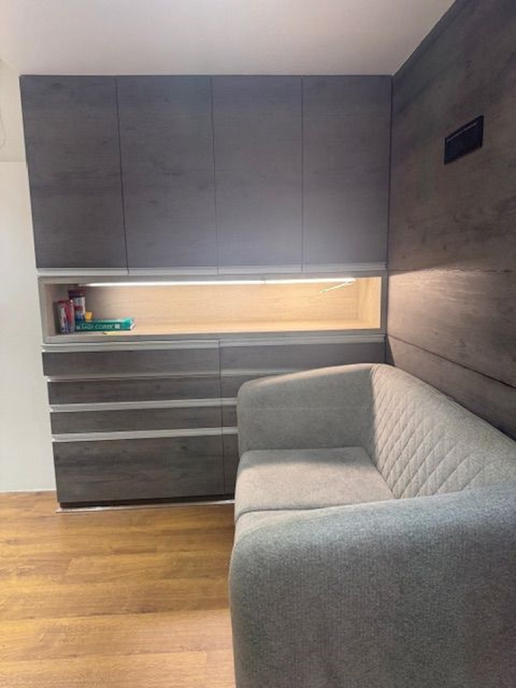 1300 Sq. Ft. Commercial Office for Rent in Rajpath Club Road Ahmedabad - Media 10