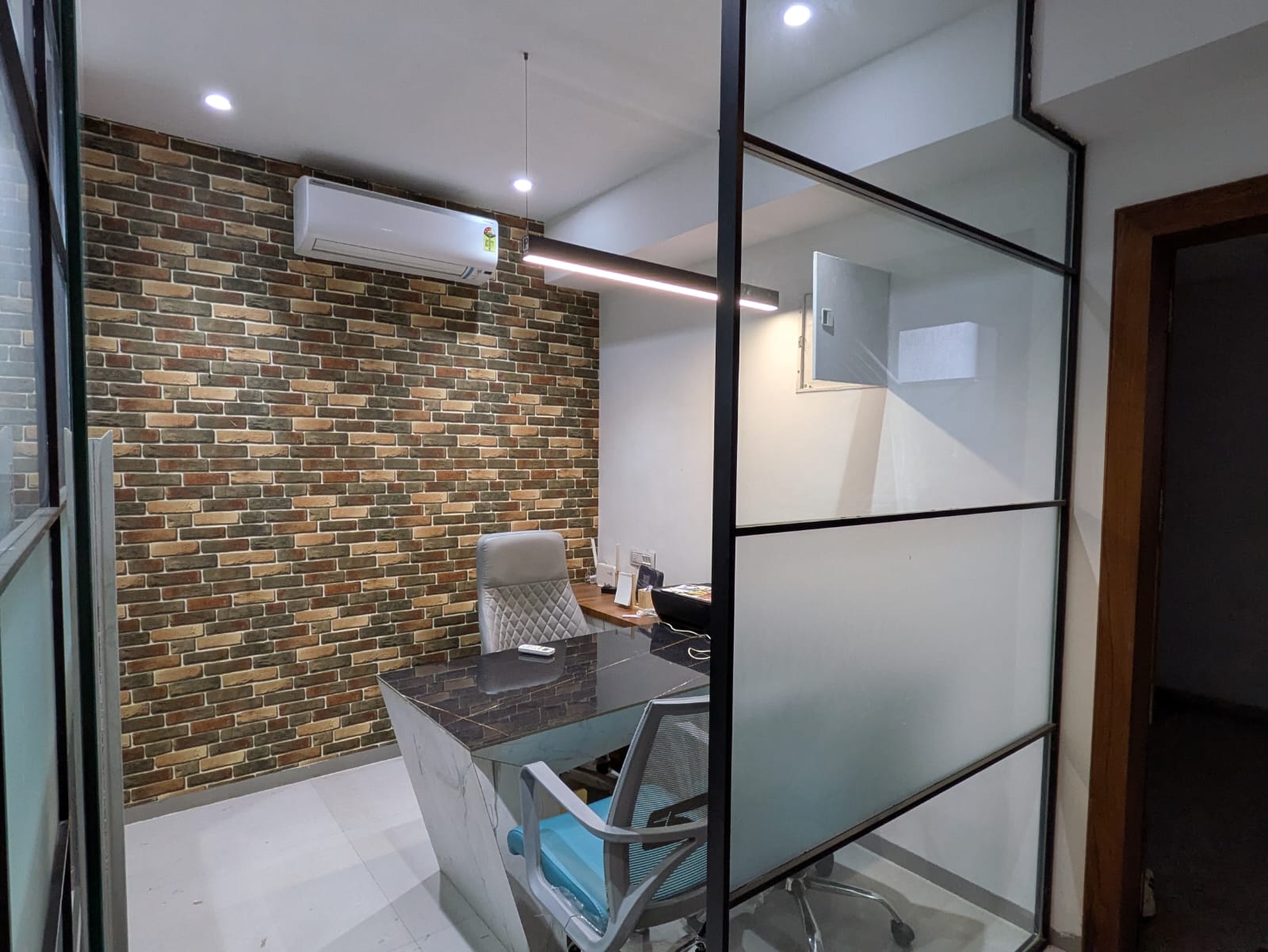 750 Sq. Ft. Commercial Office for Rent in Thaltej Ahmedabad - Media 2