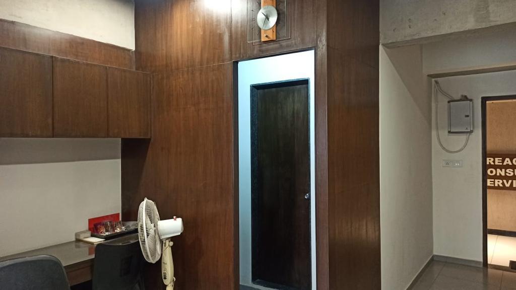 550 Sq. Ft. Commercial Office for Rent in Prahladnagar Ahmedabad - Media 2