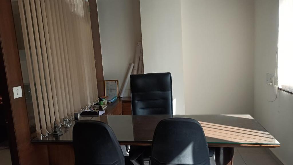 550 Sq. Ft. Commercial Office for Rent in Prahladnagar Ahmedabad - Media 5