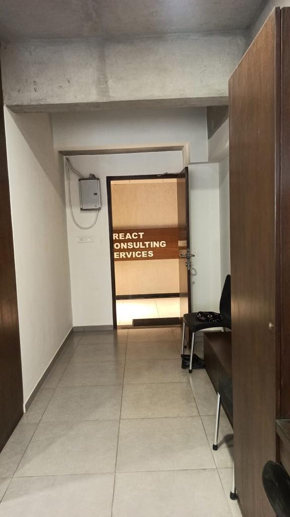 550 Sq. Ft. Commercial Office for Rent in Prahladnagar Ahmedabad - Media 6
