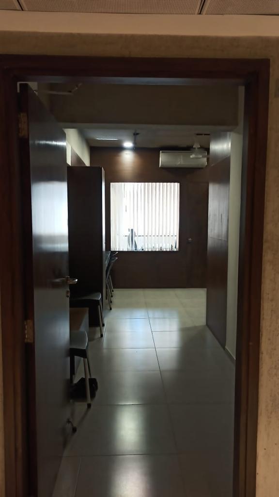 550 Sq. Ft. Commercial Office for Rent in Prahladnagar Ahmedabad - Media 7