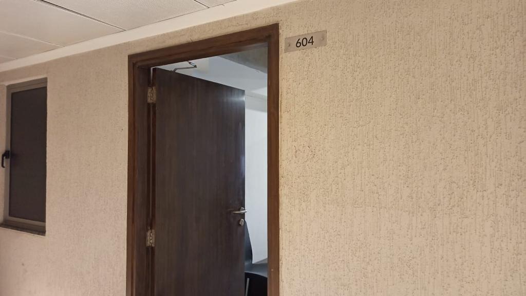 550 Sq. Ft. Commercial Office for Rent in Prahladnagar Ahmedabad - Media 9