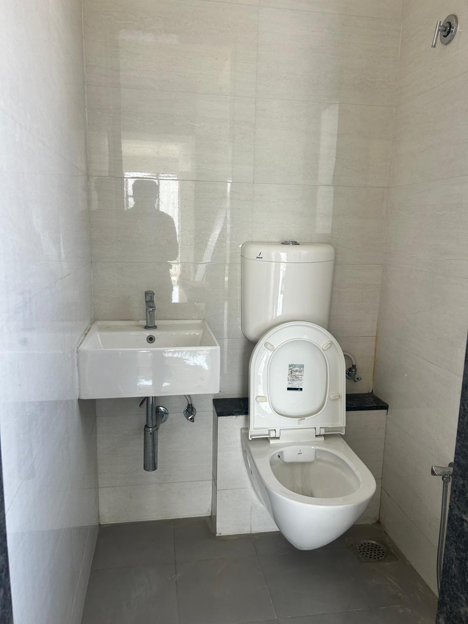 352 Sq. Ft. Commercial Office for Rent in Gota Ahmedabad - Media 5