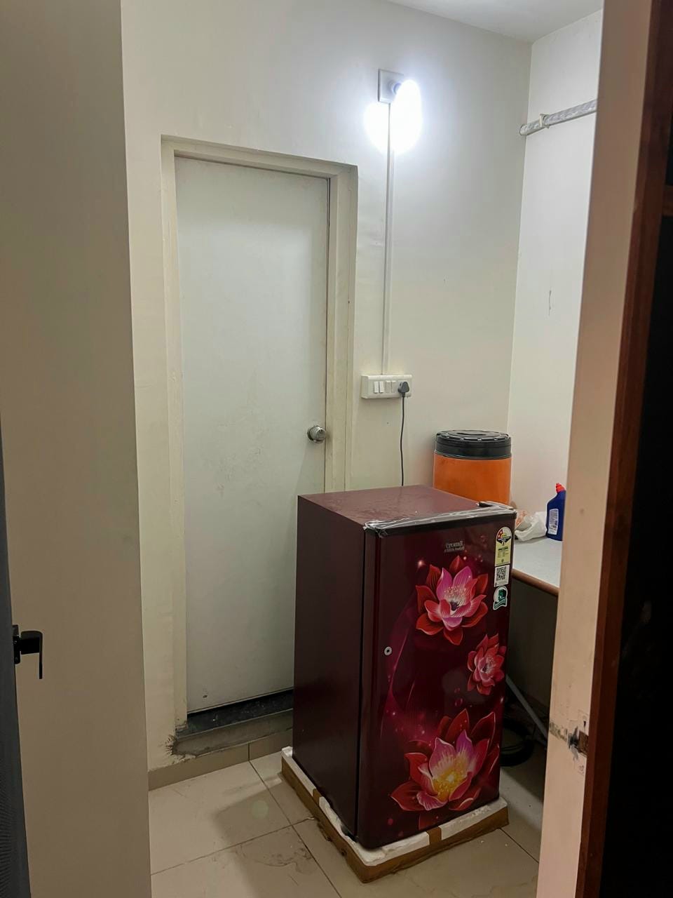 856 Sq. Ft. Commercial Office for Rent in Rajpath Club Road Ahmedabad - Media 8