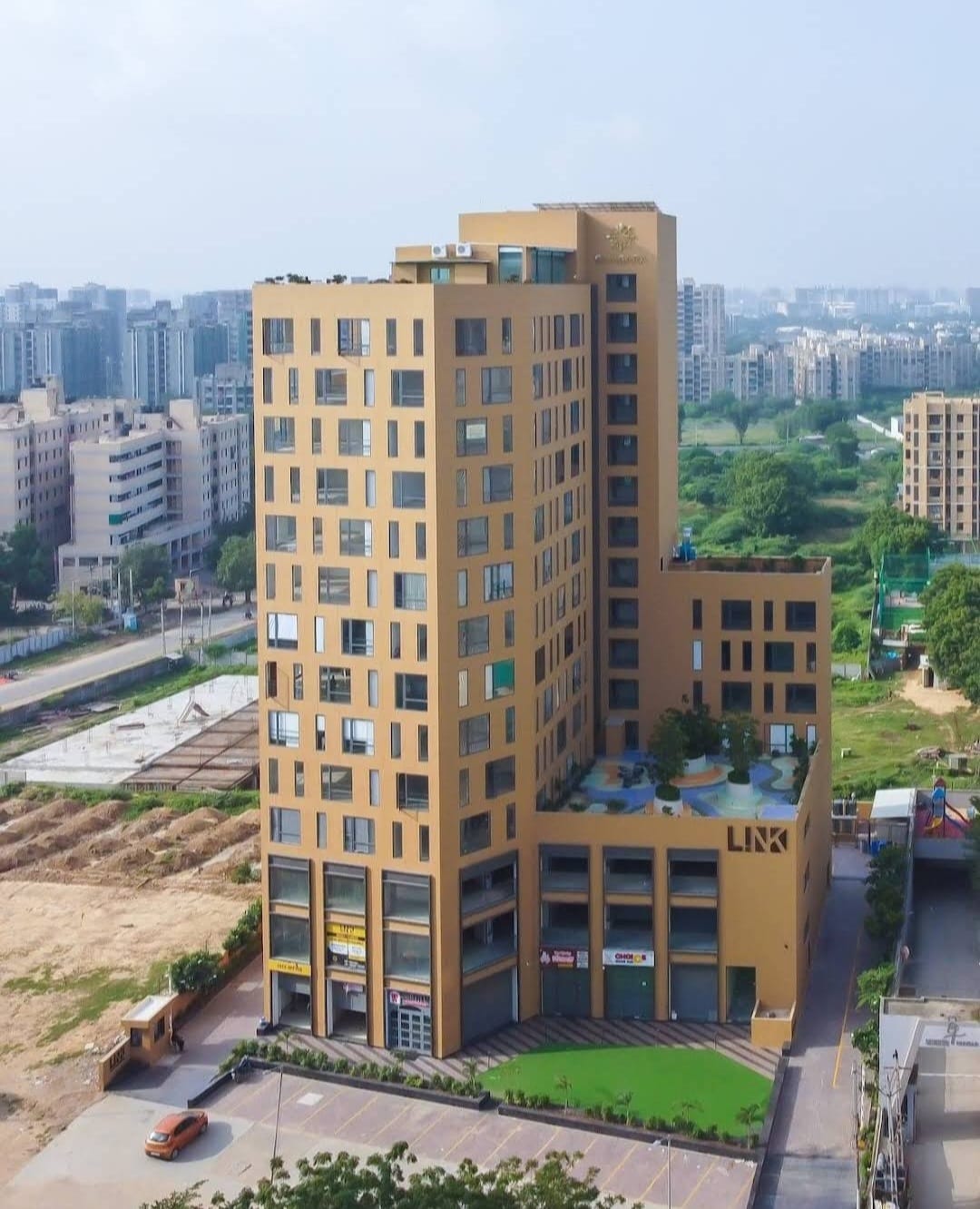949 Sq. Ft. Commercial Office for Rent in Gota Ahmedabad - Media 3