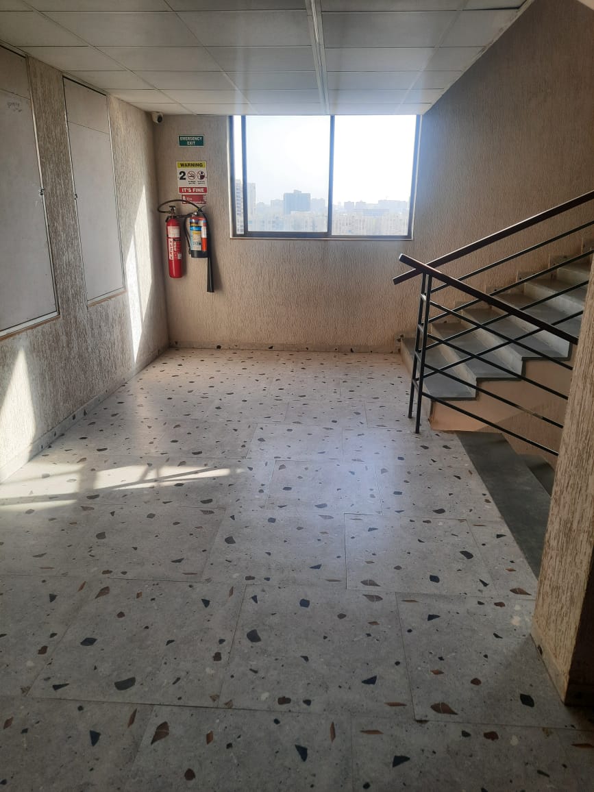 949 Sq. Ft. Commercial Office for Rent in Gota Ahmedabad - Media 6