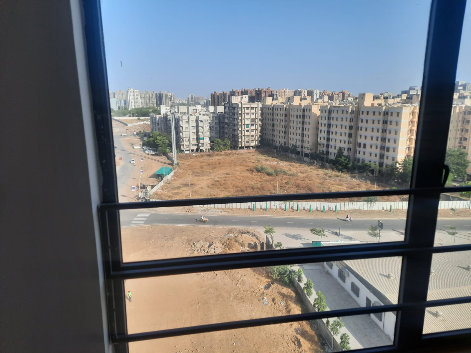 949 Sq. Ft. Commercial Office for Rent in Gota Ahmedabad - Media 7