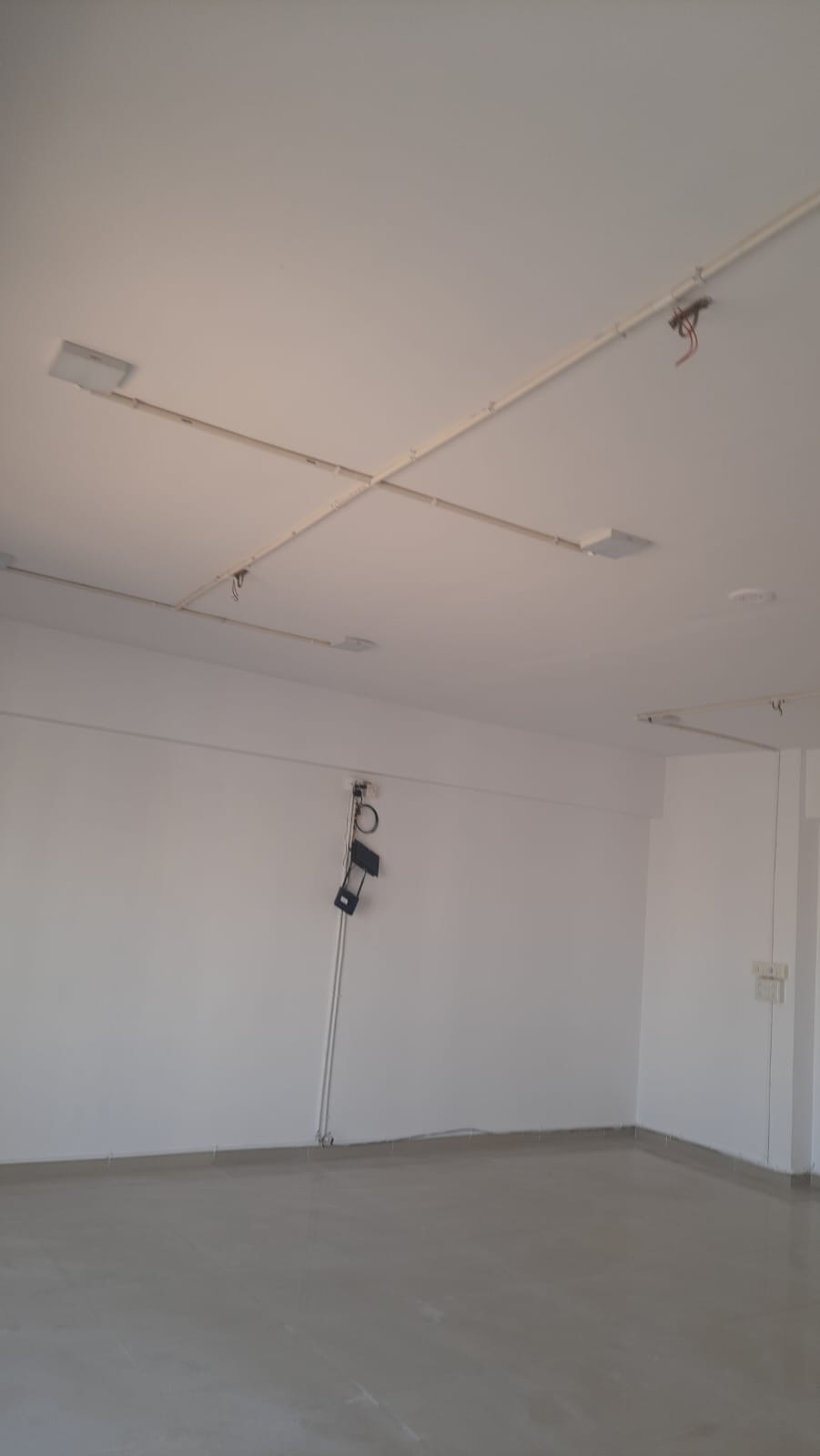 949 Sq. Ft. Commercial Office for Rent in Gota Ahmedabad - Media 8