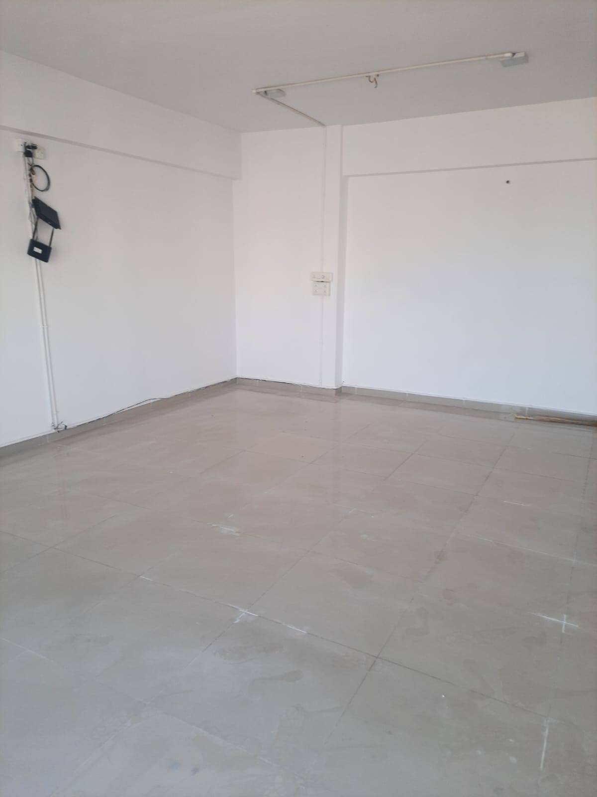 949 Sq. Ft. Commercial Office for Rent in Gota Ahmedabad - Media 13