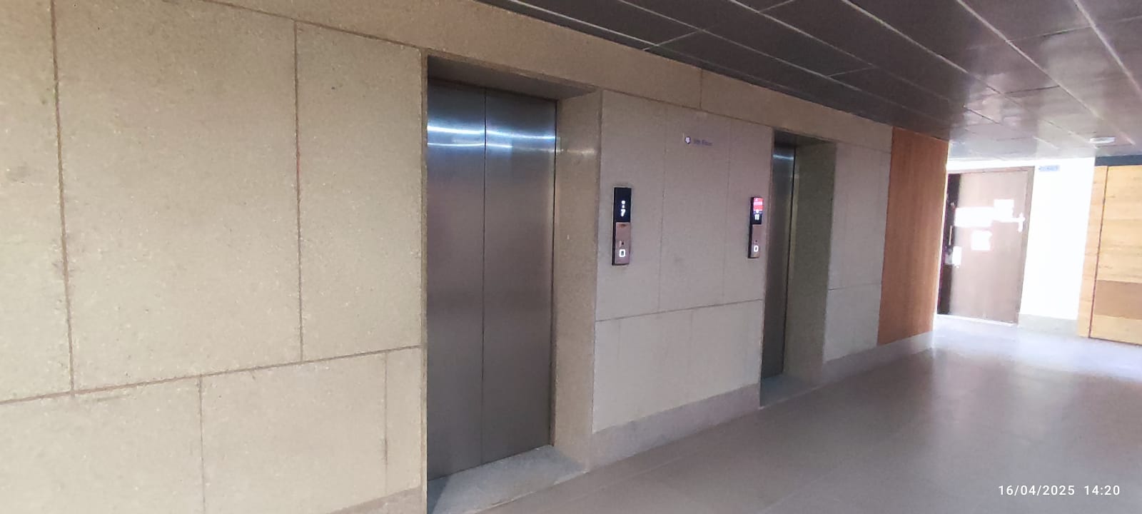 800 Sq. Ft. Commercial Office for Rent in Thaltej Ahmedabad - Media 10