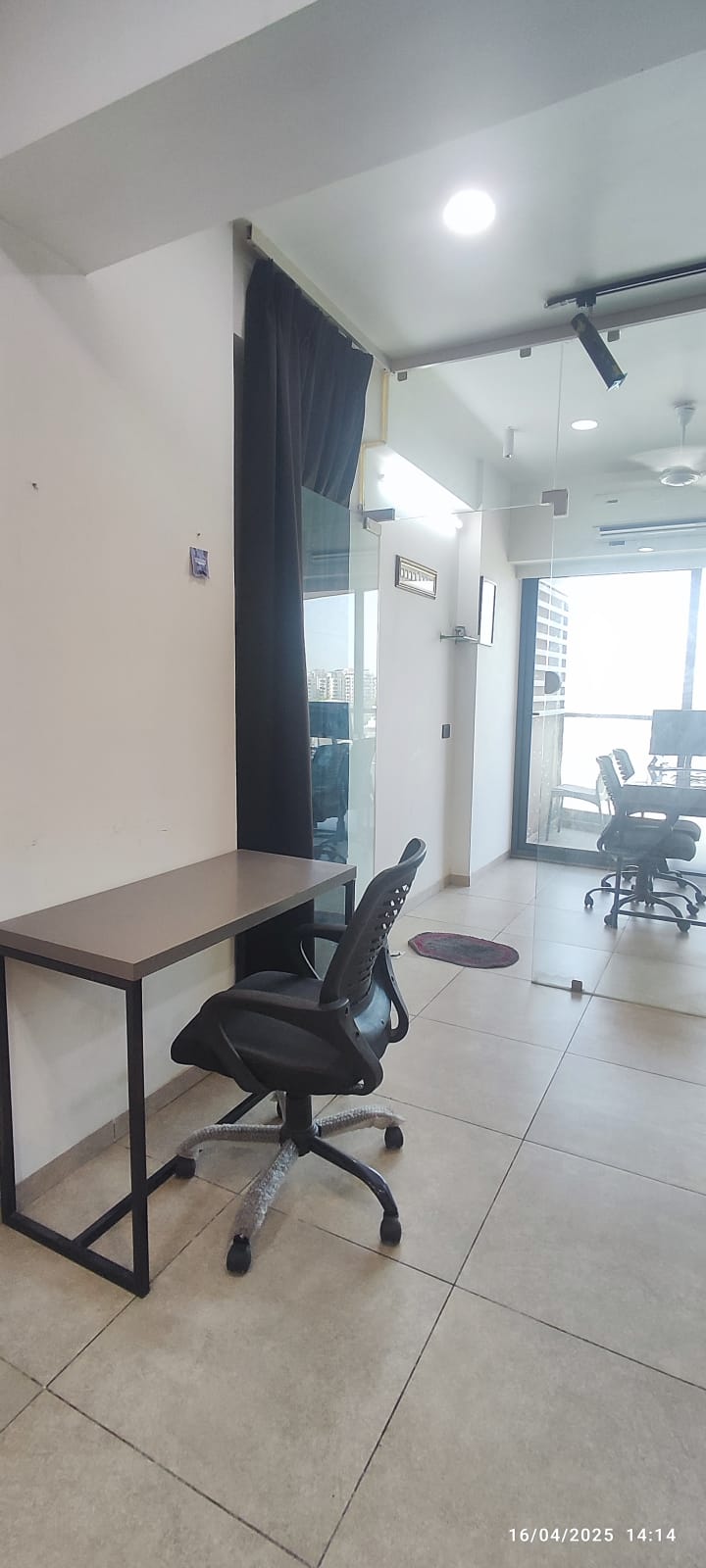 800 Sq. Ft. Commercial Office for Rent in Thaltej Ahmedabad - Media 8
