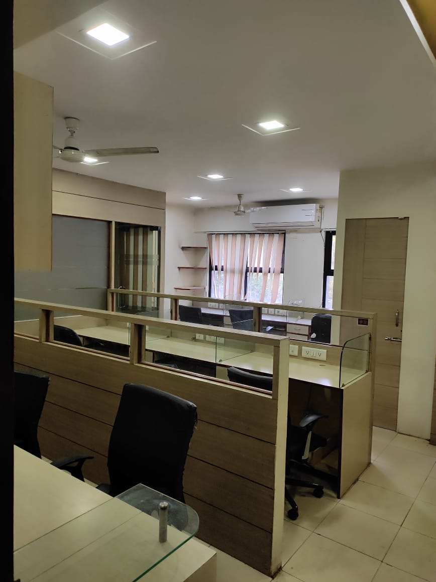 529 Sq. Ft. Commercial Office for Rent in Ashram Road Ahmedabad - Media 3