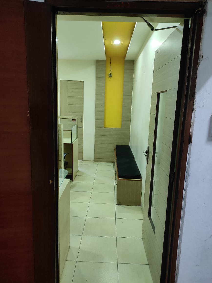 529 Sq. Ft. Commercial Office for Rent in Ashram Road Ahmedabad - Media 4