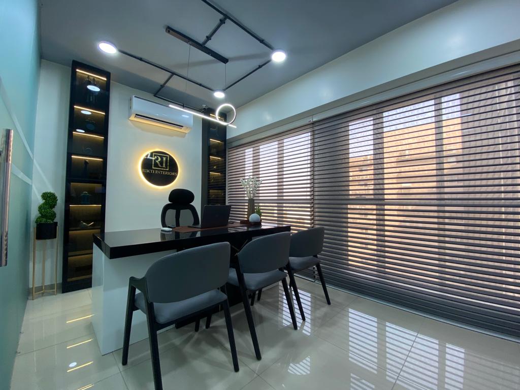 696 Sq. Ft. Commercial Office for Rent in Rajpath Club Road Ahmedabad