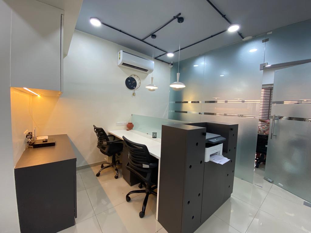 696 Sq. Ft. Commercial Office for Rent in Rajpath Club Road Ahmedabad - Media 2