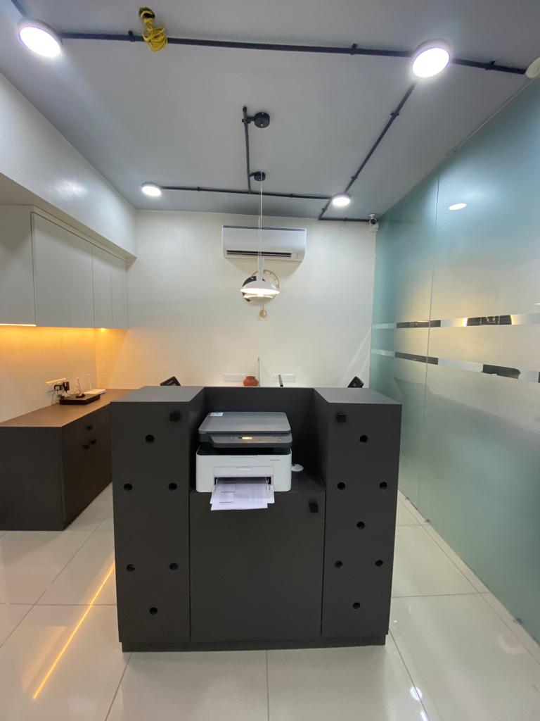 696 Sq. Ft. Commercial Office for Rent in Rajpath Club Road Ahmedabad - Media 5