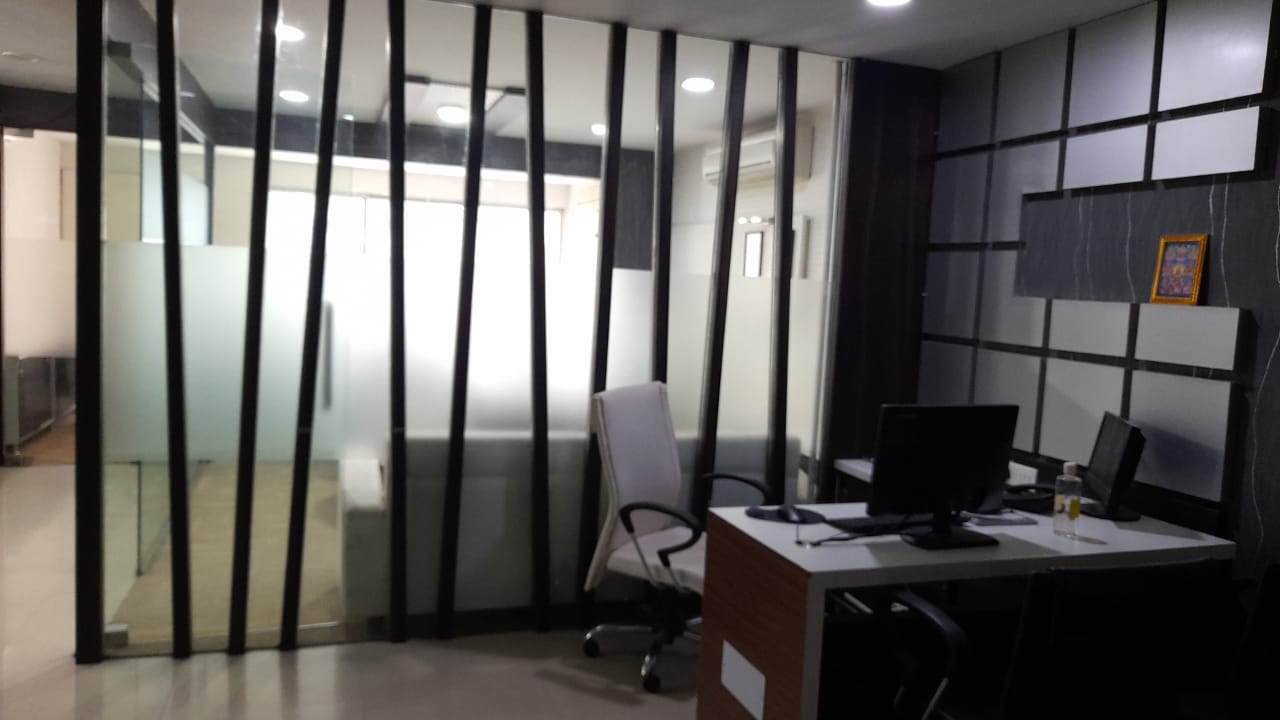 1260 Sq. Ft. Commercial Office for Rent in Sg Highway Ahmedabad - Media 3