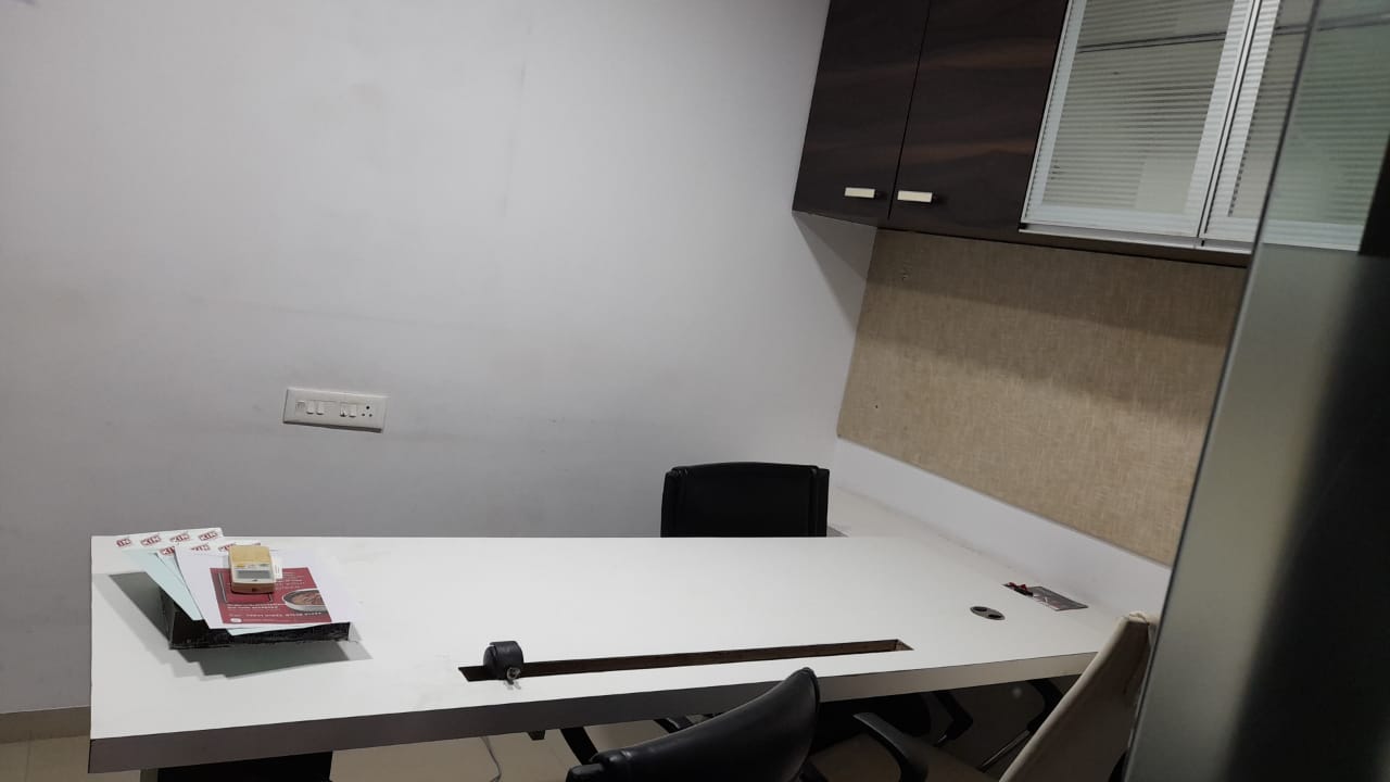 1260 Sq. Ft. Commercial Office for Rent in Sg Highway Ahmedabad - Media 4
