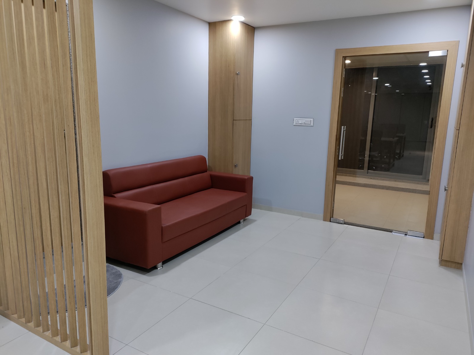 960 Sq. Ft. Commercial Office for Rent in Shyamal Cross Road Ahmedabad - Media 2