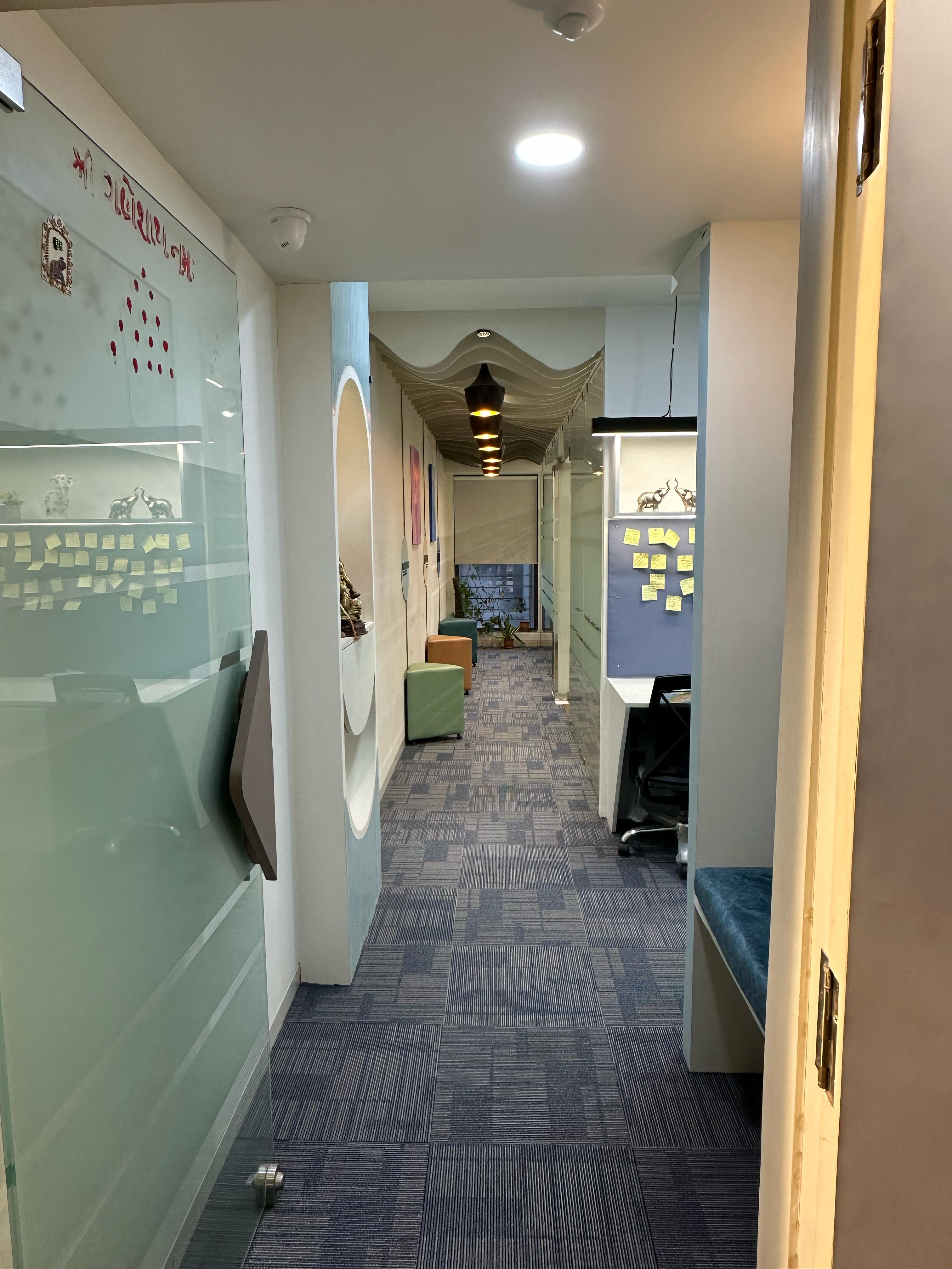 836 Sq. Ft. Commercial Office for Rent in Thaltej Ahmedabad - Media 10