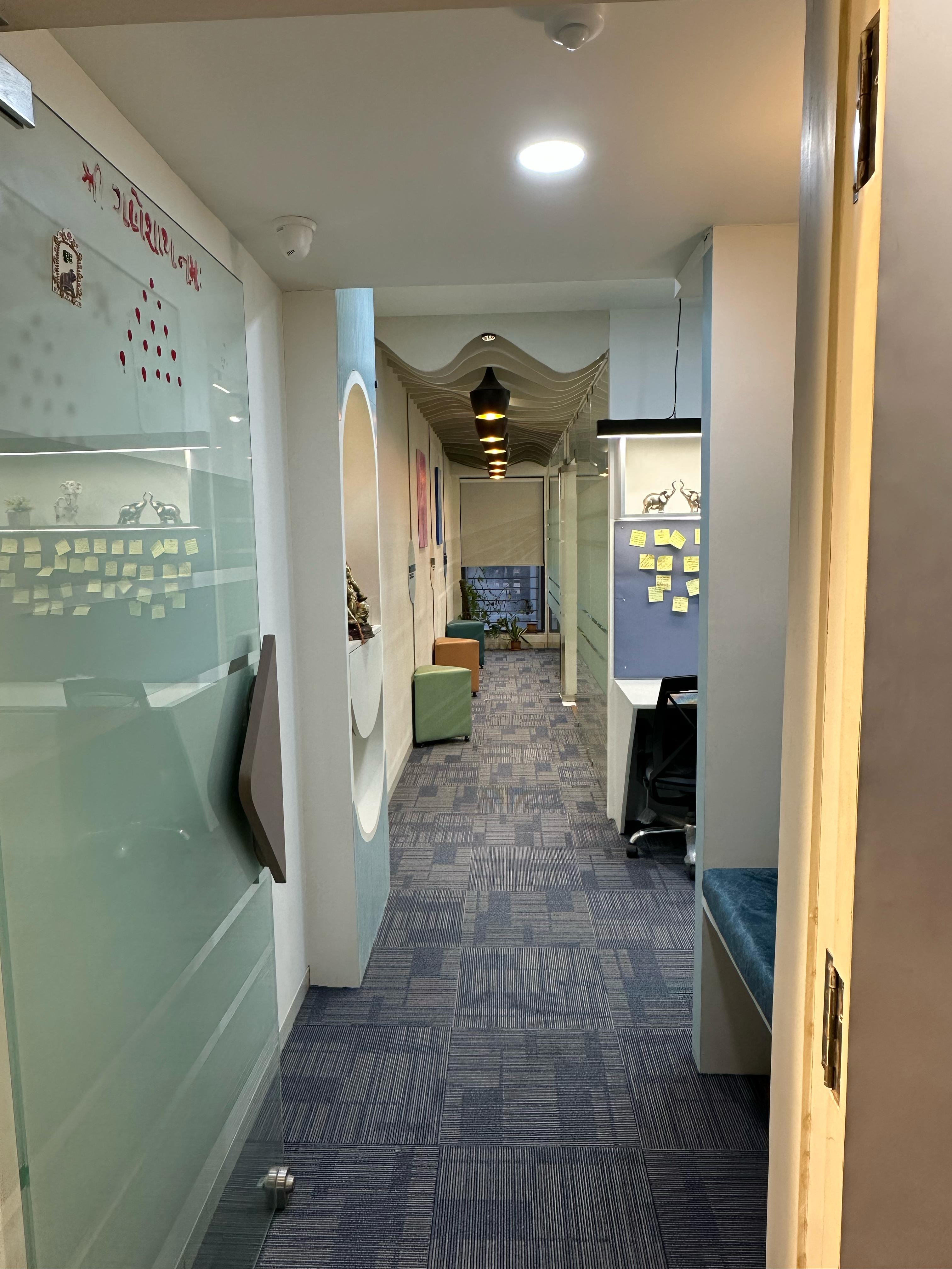 836 Sq. Ft. Commercial Office for Rent in Thaltej Ahmedabad - Media 11