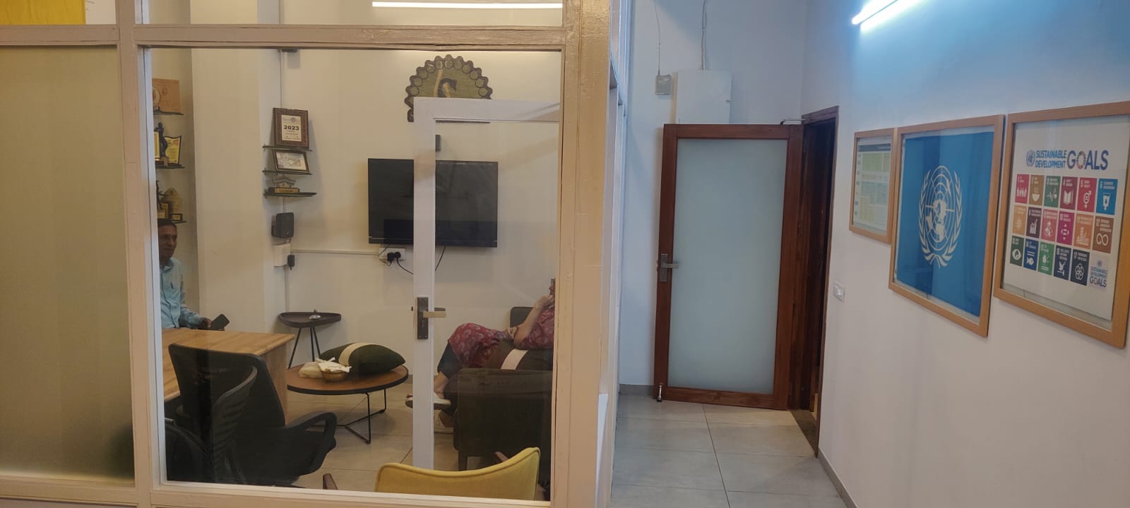 660 Sq. Ft. Commercial Office for Rent in Nehrunagar Ahmedabad - Media 3