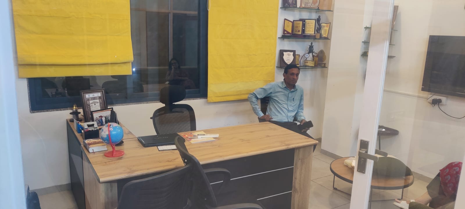 660 Sq. Ft. Commercial Office for Rent in Nehrunagar Ahmedabad - Media 5