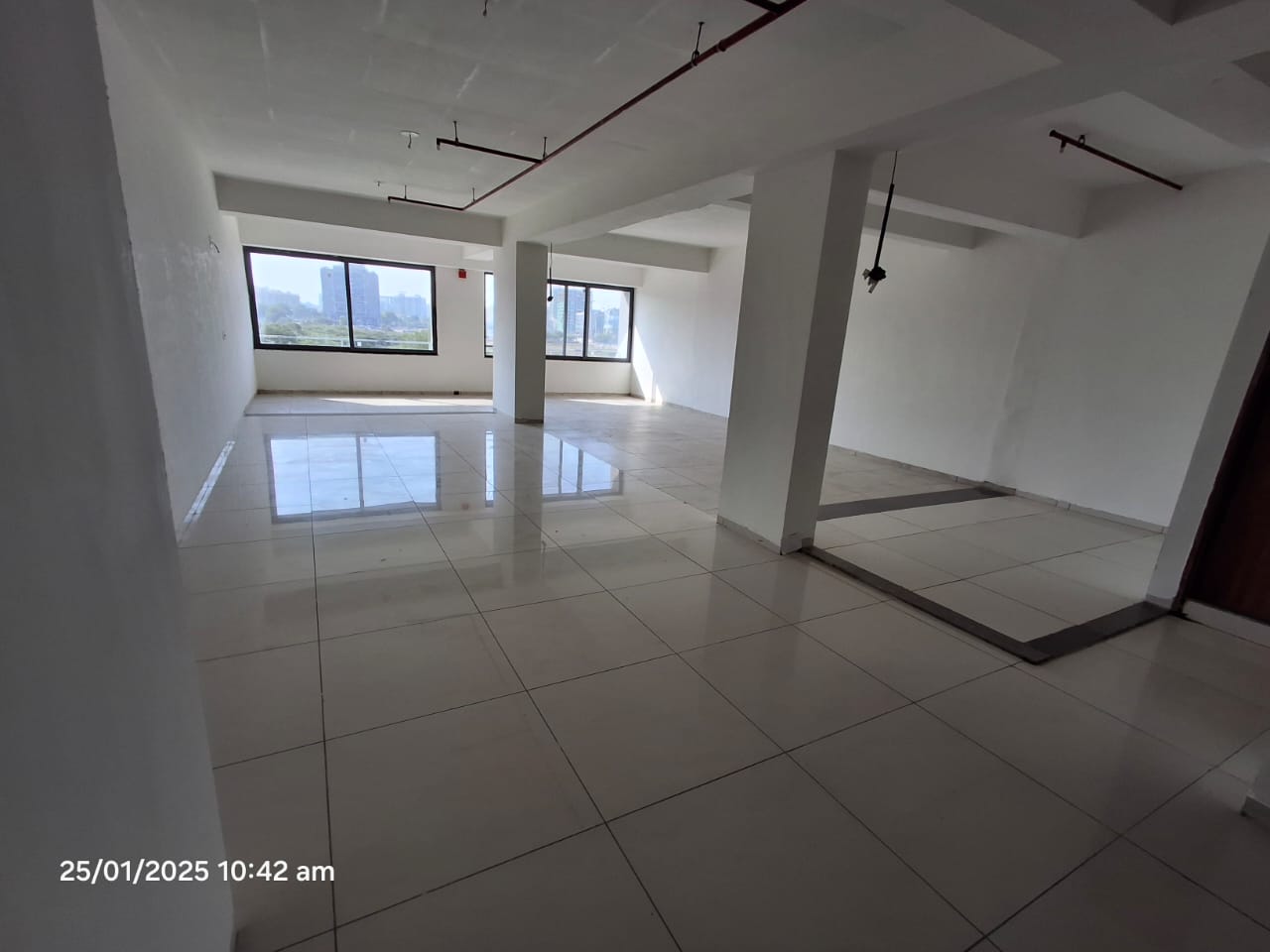 2100 Sq. Ft. Commercial Office for Rent in Gota Ahmedabad - Media 4