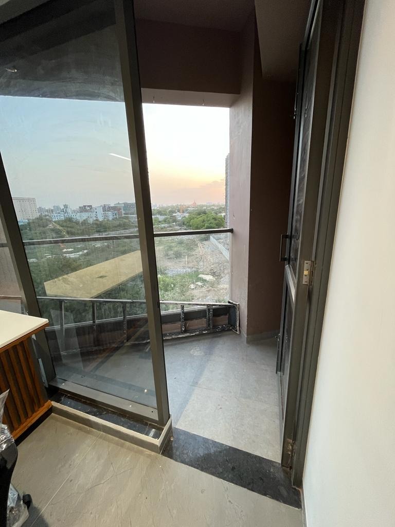 1087 Sq. Ft. Commercial Office for Rent in Gota Ahmedabad - Media 13