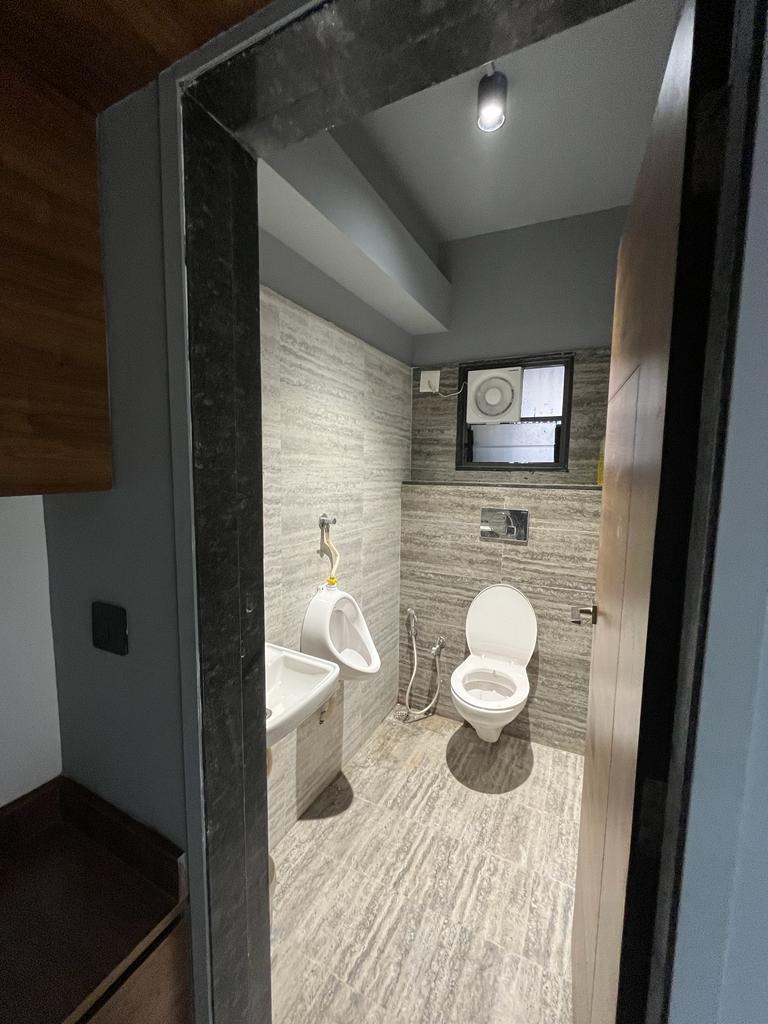1087 Sq. Ft. Commercial Office for Rent in Gota Ahmedabad - Media 12