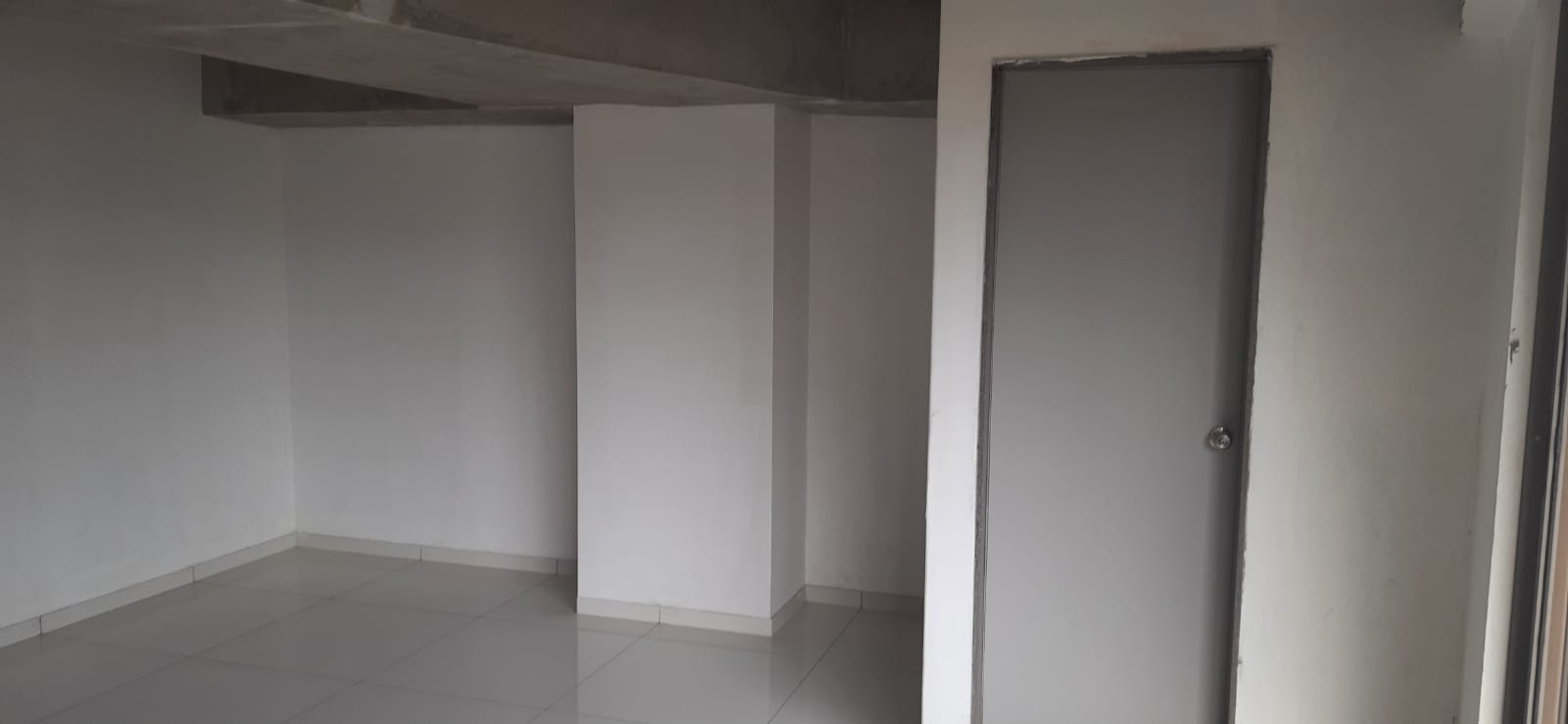 544 Sq. Ft. Commercial Office for Rent in Nehrunagar Ahmedabad - Media 5