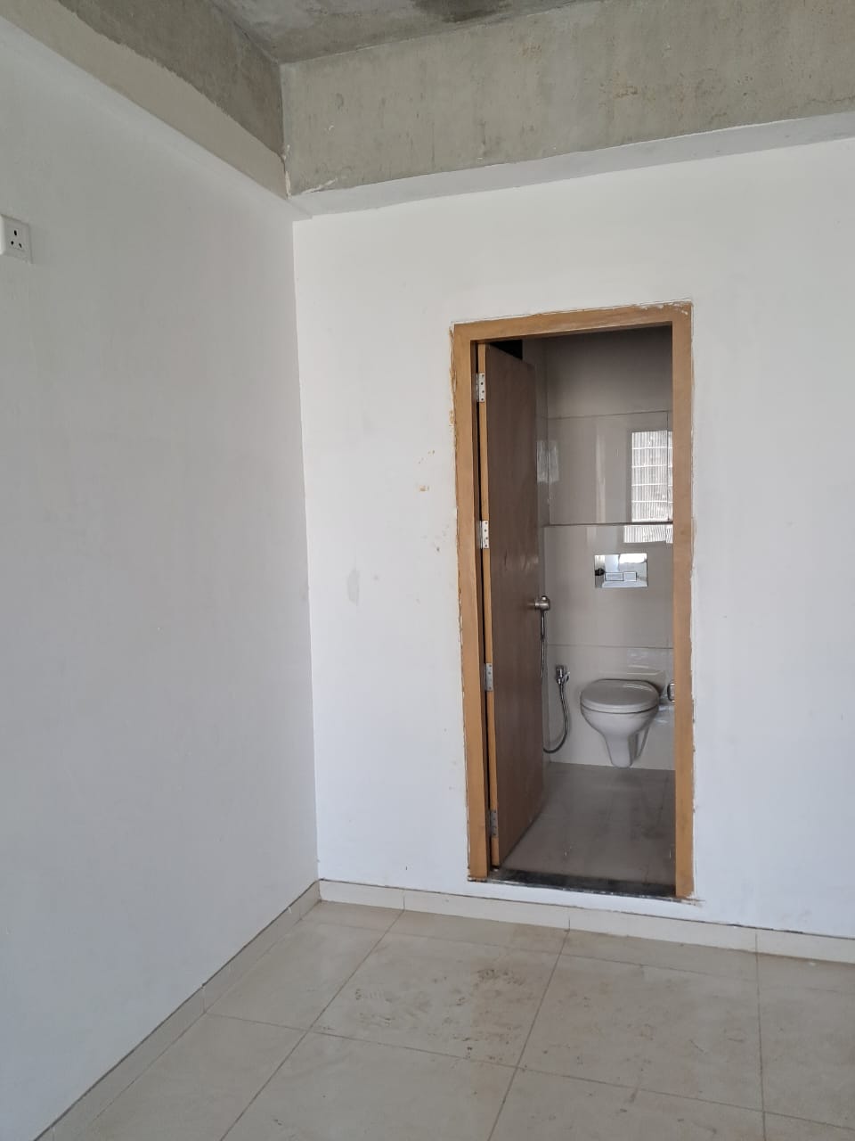 679 Sq. Ft. Commercial Office for Rent in Gota Ahmedabad - Media 4